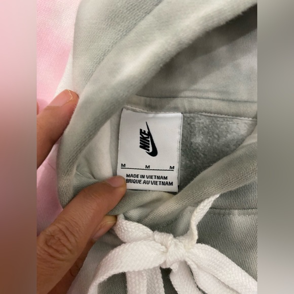 Nike “Be True Tie Dye” Hoodie (unisex) - Picture 3 of 4